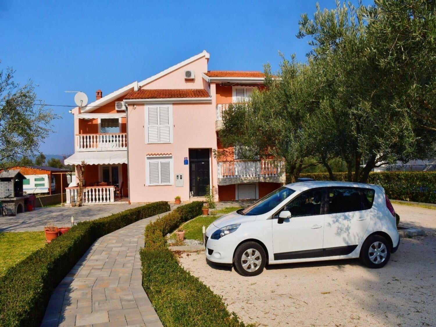 Apartments Darko - 30 M From Beach Сукошан Екстер'єр фото